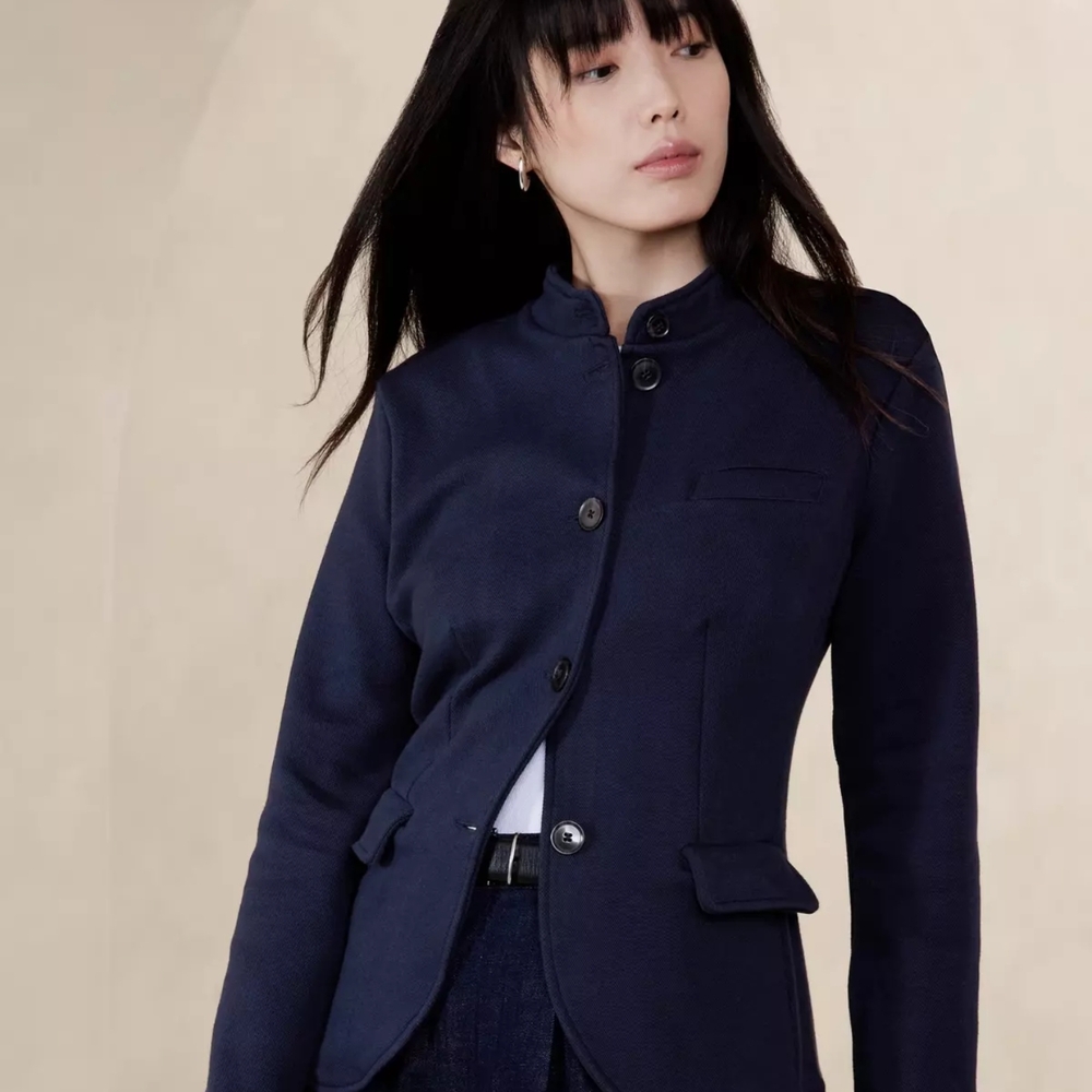 NWOT Banana Republic Factory Navy Blue Pique Kniy Blazer